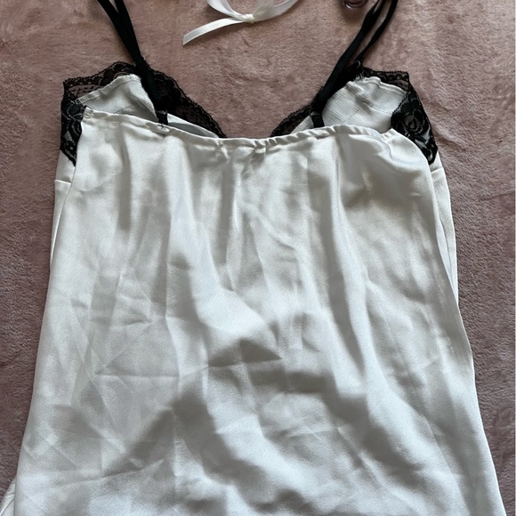 Lacey tank top 🖤 - Picture 2 of 2